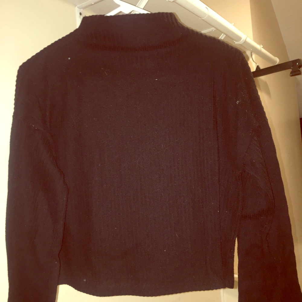 cropped-bell sleeved knitted turtleneck sweater